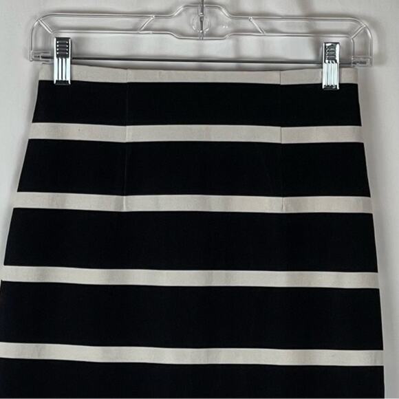Banana Republic Black Cream Striped Career OfficeCore Pencil Skirt NWT Size 2P - Picture 2 of 11